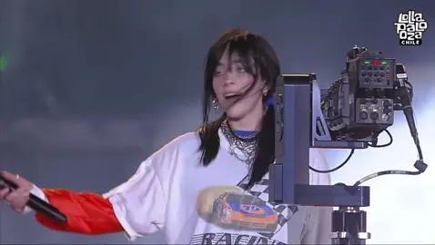 she was like: q wea tan diciendo? #billieeilish #lollapalooza #chile #fypシ 