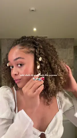 its gonna be the trend this summer im calling it 🐚 #natrualhairstyles #summerhairstyles 