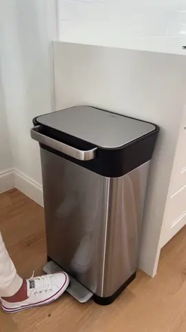 🙅🏻‍♀️ no more overflowing! save space/money on garbage bags with this hand compacting trash can! #trashcan #KitchenHacks #lifehacks #compactingtrashcan #homefinds 