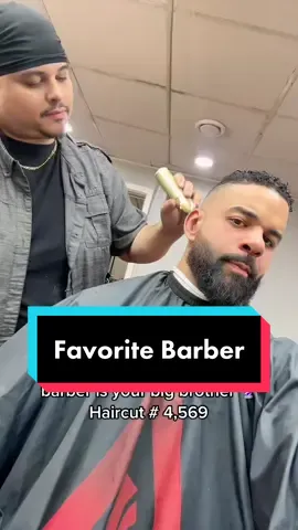 Fun fact: my brother learned how to cut hair on my head when we were kids (circa 1995). After many trial and errors 😂🥴 hes become the master barber he is today 🙌🏼🙌🏼 #barbershop #haircut #brotherlybond #bigbro #beardgang #masterbarber @SP🅰️RT🔺️✂️CUTZ 