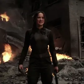 If we burn you burn with us #katniss #katnisseverdeen #hungergames #edit #fyp 