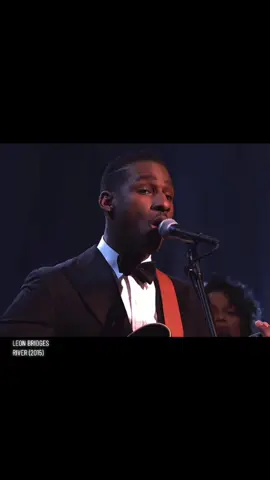 Such a beautiful song, beautiful performance. Pure bliss. Leon Bridges performing River live (2017). #leonbridges #leonbridgesriver #itsbetterlive #liveperfomance #soulmusic #rnbsoul #soultok #musictok #newsoul #fyp 