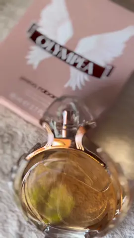 Olympea 🌸❤️ Uno de los mas pedidos, no te quedes sin el tuyo! Hacemos envios a todo el pais 📦 #olympeaperfume #olympea #pacorabanne #fyp #perfumesparamujer 