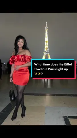 The Eiffel Tower is so beautiful at night ! Make sure you get there early ! It lights up only for 5 mins each hour ! #parisfrance #paris #eiffeltower #travel #traveltiktok 