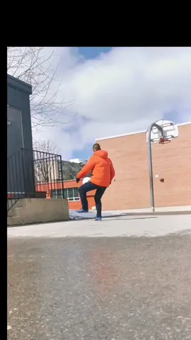 Pass off back of the backboard+1 touch transition off the staircase⚽🎯🎩🧙‍♂️🔮🧲 #fyp #fypシ #foryoupage #viral #reels #art #control #skill #wizard #naruto #creativity #levelup #inspire #nevergiveup #hardwork #technique #football #footballtiktok #futbol #futebol #Soccer #futsal #ronaldinho #zidane #ronaldo #bergkamp #berbatov #mahrez #messi