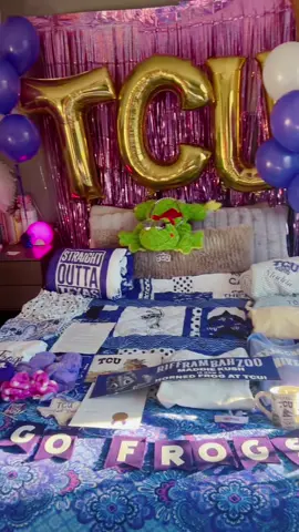 bed party af 🤠🤠 #gofrogs 