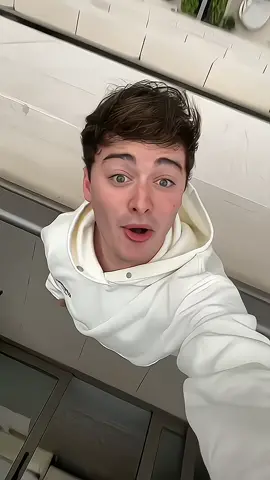 {episode 16} 𝐟𝐫𝐞𝐞 𝐯𝐢𝐝𝐞𝐨 🎧 — Noah’s new story! him with this song what a cutie <3 #foryoupage #favsbmbb #noahschnapp #blowthisup #fyp #strangerthings #thetutor2023 