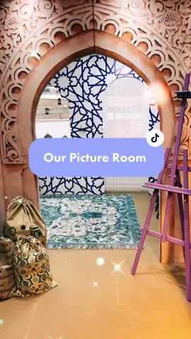 How beautuful is our picture corner !! @Modern Wall Art Eidparty Pop-Up STORE 15 Plashet Grove, London, E61AQ. We are open until Eid 2pm - 8pm #islamicdecor #Ramadan #muslimhomedecor #decorations #fyp #popupshop 