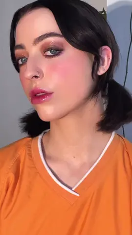 🤎 new hair, new makeup, glossy muddy grunge eyes #grungeaesthetic #artist #glowymakeup #glossyeyelids #glossyeye #makeuptutorial 
