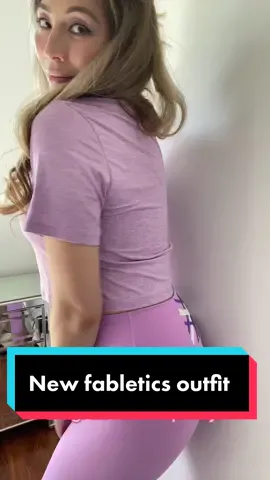So pretty!! Let’s hear it for this color! Omg! @fabletics #fableticspartner #moveinfabletics #athliesurestyle #fyp 