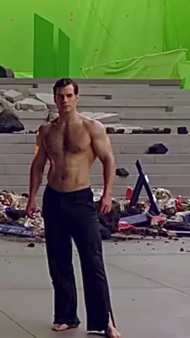 Henry Cavill #henrycavill #superman #comic #thewitcher #video #viral #parati #foryou #foryoupage #training #Fitness 