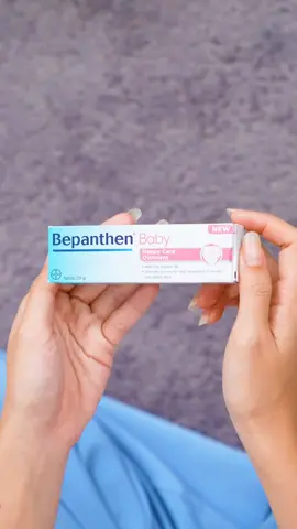 Bebas dari pengawet, pewangi dan antiseptik juga loh Moms, jadi Bepanthen ini bisa dipakai setiap hari pas mengganti popok Si Kecil untuk bantu melindungi dari risiko ruam popok🤱 #BosKecilKu #GentleMoms #BepanthenID #RuamMerah #RuamPopok #Newborn #Healthybabies #fyp #viral #viralvideo #video 