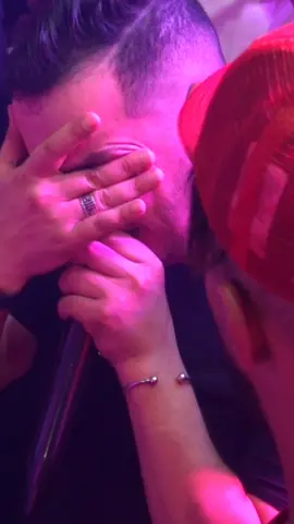 شاهد ياسين التيغر يغني ويبكي على أمه 😢😓 ربي يرحم كل الأمهات ويشفي كل الأمهات ويحفظ كل الأمهات 💕🕊