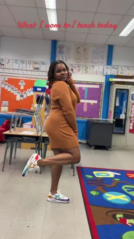 Been a while since I did an outfit of the day! #OOTD #teacherootd #casualteacherstyle #casualteacheroutfit #airmax90 #safariairmax 