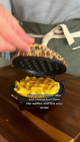 Full recipe can also be found on my IG by clicking the tab in my bio! #foodhack #wafflehack #wafflemakerhack #hacks #foodhacksathome 