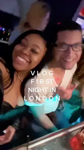 spend the night with me in London 🇬🇧 #barhopping #londontravel #traveltolondon #traveltolondon2022 #traveltok 