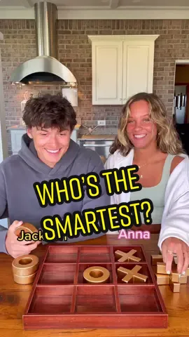 Whoa the smartest?? #triviachallenge #quizshow #FamilyFun #familygamenight #challenge 