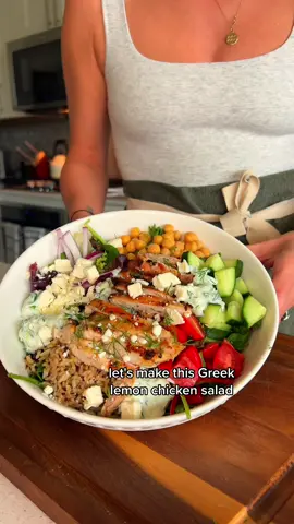 Full recipe can be found on my IG. Tab in my bio! #greeksalad #saladrecipes 