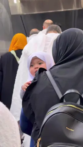 cute baby in makkah😘❤#funny_nemes #viweproblem #foryoupage #100k #fpyシ #foryou #allah#ramzanmonth #growingaccount 