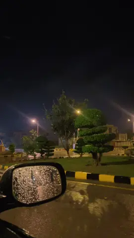 Raining ☔️ #irshadafridi #b17islamabad #islamabad #islamabadians #rain #sehri #raining #weather #mosam #wahcantt #video 