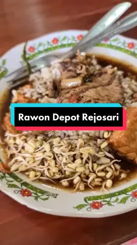 cari rawon enak dengan harga murah meriah? mampir yuk sini ke Depot Rejosari di Stasiun Gedangan! cuma dengan harga 17ribu rupiah, kamu udah bisa dapetin menu ini 🤤 jangan lupa tambah sambal, kerupuk udang dan telur asin ya 🫰🏼 udah pernah ke Depot ini juga? menu favoritmu apa? kasitau aku di komen, ya! 👋🏻 #metoosmile #KelayaBubblePop #xyzbca #fypシ #serunyakuliner #reviewmakanan #kulinersidoarjo #sidoarjopride #kulinertiktok 