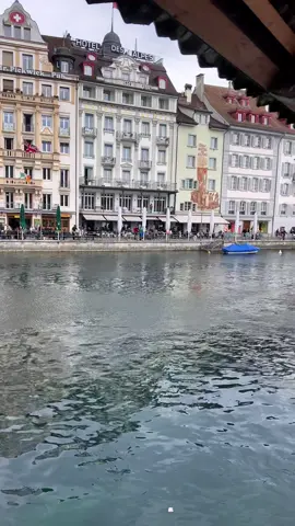 حبّ كبير لهذه المدينة الجميلة ♥️ لوسيرن 🇨🇭#اكسبلور #سويسرا #تصويري #لوسيرن #lucerne #explore #fyp 