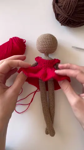 Trying on the dress ❤️ #olgamigurumi #dolls #crochetersoftiktok #crocheterasdetiktok #handmade #dolldress #amigurumi #muñecas 