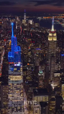 On top of the world #summitov #summitonevanderbilt #empirestatebuilding #empirestate #wtc #oneworldtrade #nyc #nycnights #nycskyline #nycliving #nyclights #nycstreets #nycreels #nycphotographer #nycphotography #explorepage #explorenyc #nycexplorers #visitny #visitnyc #photooftheday #nycfashionweek #drone #dronevideos #djimavic3 #mavic3 #djidronephotography #sunsetview #sunset #manhattanview 