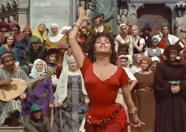 Gina Lollobrigida en la película el jorobado de Notredame #ginalollobrigida #ginalollobrigidafans #ginalollobrigidaedit #oldhollywood #oldhollywoodglam #oldhollywoodmovies #oldhollywoodvibe #oldhollywoodfilm #oldhollywoodfilms #oldhollywoodactress 