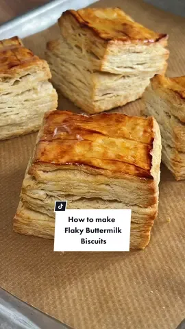 The flakiest buttermilk biscuits youll ever make! Link to recipe is in my bio #flakybiscuits #buttermilkbiscuits #biscuits #biscuitrecipe #tiktokbaker #howtomake #howtomakebiscuits 