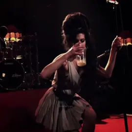 #amywinehouse #concert #viral #amywinehouseedits 