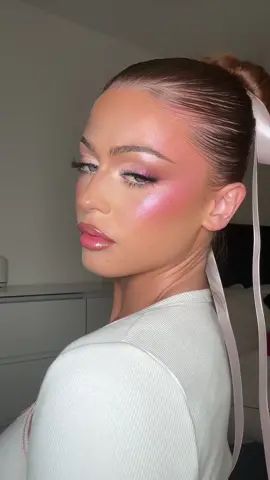 @Cindy Kimberly balletcore look🩰🤍 #balletcore #balletcoreaesthetic #wolfiecindy #ballet #balletmakeup #fyp #makeup #mua #glowyblush #pinkmakeup 