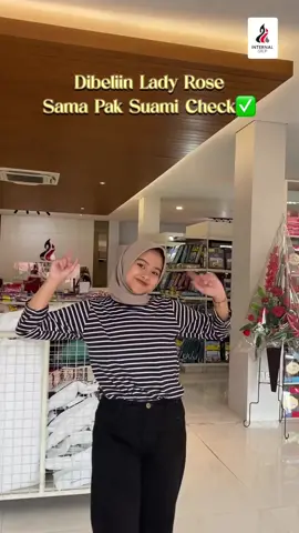 Kalo dibeliin 🌹NEW DESIGN LADY ROSE🌹 sama Pak Suami, lagi ngambek auto full senyum lagi🥰✨ Bener atau bener bangeeet nih Buibu?😜 Kamu juga bisa kok kode-kode ke Pak Suami buat minta dibeliin New Design Lady Rose. Langsung aja mampir ke website Internal Grup dan marketplace kesayanganmu. Klik link di bio ya! #sprei #spreimurah #spreianak #spreicantik #spreihomemade #spreipolos #jualsprei #spreilucu #spreimotif #spreiadem #spreidewasa #spreibagus #spreikatunlokal #jualspreimurah #LadyRose #Illusions #Aloha #ValleryQuincy #Internal #SpreiInternal #NyamanUntukSemua