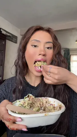 Burrito>burrito bowl but still yum #nakedburrito #chipotle #mukbang #tortilla #burrito #burritobowl #tortillauk 
