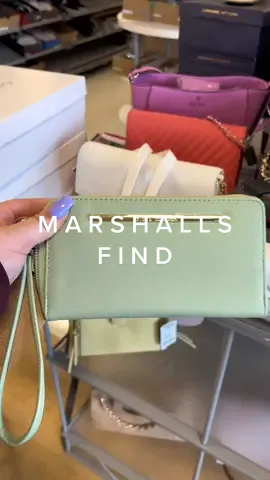 Spring wallets at @marshalls 💚🌿🍀🕊️#boujeeonabudget #marshalls #marshallsfinds #stevemadden #wallets #springfashion 