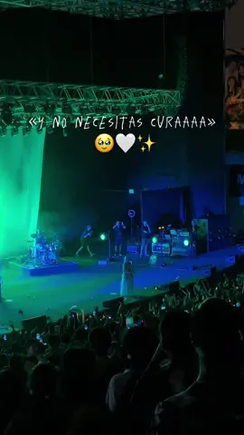 ¡Gracias, Aurora! Necesitábamos escuchar esto. 🤍✨🫀 @AURORA #aurora #auroraaksnes #auroraperu #aurorarunaway #peru #lollapalooza #cureforme #fyp #concierto #parati #lima #musica #warriors 