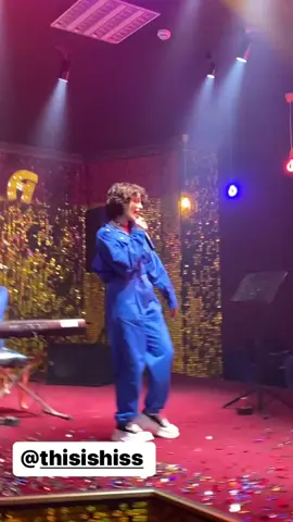 💙 @Hiss  #hiss #istəmirəm #tiktok #keşfet #fypシ #beniöneçıkart #fypage #keşfetteyiz #müzik #fan #realhiss 