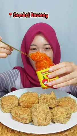 Makan cuma pake nasi dan gorengan aja udah enak asal ada ‼️SAMBEL‼️ Apalagi sambelnya dari @sambeldong pedesnya muanteppp gaesss udah gitu isiannya FULL antri rugi dan minyaknya jauh lebih sedikit #menubukapuasa #menusimple #menusahur #menusahurpraktis #ramadhan2023 #mukbangeatingshow #iniciamukbang #inicia #makanpedas #mukbangers #foodtiktok #mukbang #fyp #masukberandafyp #asmr 