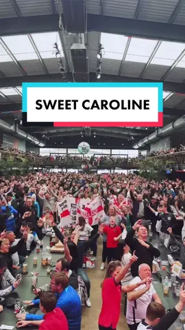 We long a sing-a-long to #SweetCaroline 😍🏴󠁧󠁢󠁥󠁮󠁧󠁿 @England fanpark today at #BOXPARKWembley ⚽️ #England #Ukraine #Wembley 