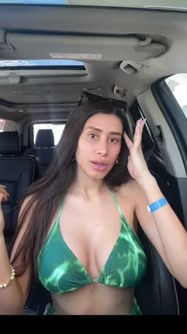 🥳