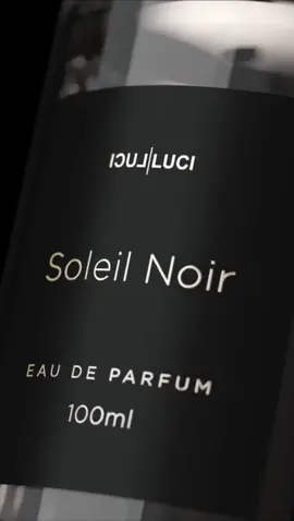 Soleil Noir Campeão da atualidade cosmética de 2022 como o melhor Perfume da América Latina 🥇 O perfume Soleil Noir compartilha os mesmos valores que os exploradores: a busca incessante pela excelência. Soleil Noir é um perfume masculino amadeirado aromática. Perfeito para homens que amam uma aventura cheia de desafios. A fragrância traduz uma elegância casual e revela tanto um lado enérgico e otimista da Bergamota Italiana, quanto o fascinio sedutor presente no Vetiver do Haiti, que representa uma masculinidade refinada e carismática. Um aroma não convencional que te prepara para descobrir novos horizontes. #SoleilNoir #luciluci #skin #perfume #perfumes #perfumecollection #fragrance #perfumeshop #parfum #perfumelovers #perfumeria #francasp #lucilucifrancasp 