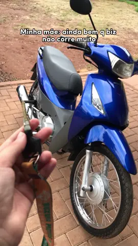 #CapCut eu com q minha bizoca hahahha #biz #moto #velocidade #memestiktok 