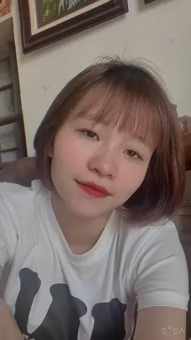 cả đời mãi kiếm ng để thương.kẻ đáng thương lại là người trong gương😊 