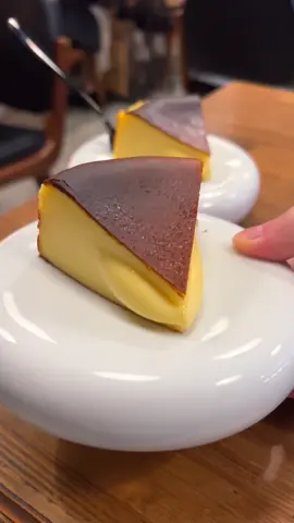 京都に行ったら絶対食べてほしいとろける濃厚チーズケーキ🧀値段は1つ500円だった！ 📍祇園四条「ガストロメソンチュレタ」 #京都グルメ #京都 #kyoto #japanesefood #cheese