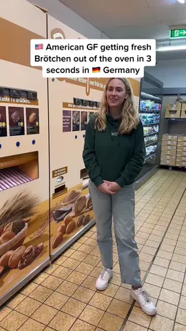 fresh german bread from a vending machine🇩🇪🇺🇸 #deutschland #einkaufen #germany #brot #brötchen #germanbread #typicalgerman #typischdeutsch #aldifinds #german #internationalcouple #germanamerican #americangerman #amerikanerindeutschland #cultureshock #groceryshopping #vendingmachine 