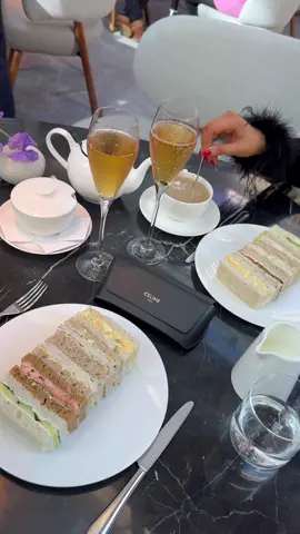 Celebrating my besties birthday with the most amazing afternoon tea @The Connaught.🤍❤️ #london #londonlife #thingstodoinlondon #londontiktok #afternoontea #luxury #luxurylife #luxuryhotel #dreamlife #manifestation #luckygirlsyndrome #fypシ 