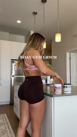 grwm for leg day on my bday 💞  || supps from @bloomnu fit is @dfyne.official 🫶