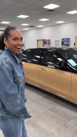 Swizz Beats gifts Alicia Keys the limited edition Virgil Abloh Maybach! 🎁  #vvip #aliciakeys #maybach #fyp 