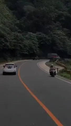 lagu Minang emang ga pernah gagal ;)