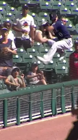The greatest #catch that never counted 🤯 #baseball #MLB #sports #baseballhighlights #baseballlife 